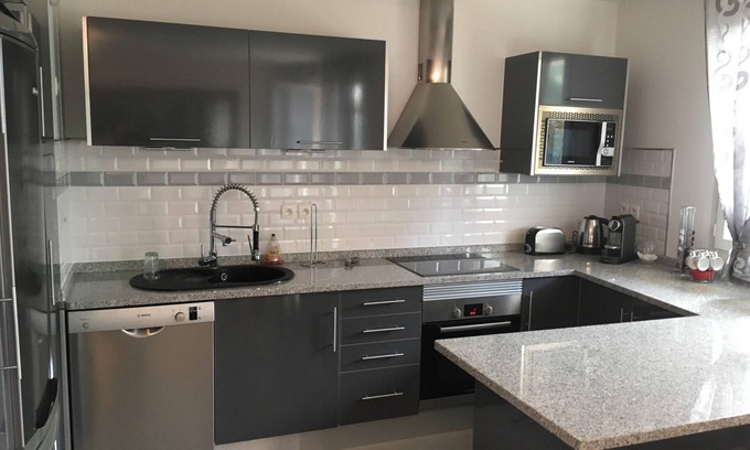 Bagnolet Apartment | Homerez - Apartment in Bagnolet