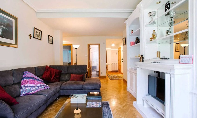 San Sebastian Centro Apartment | Homerez - Apartment in Donostia.