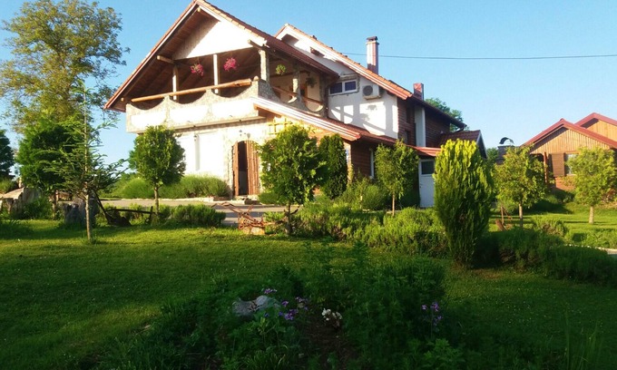 Rakovica Apartment | Homerez - Appartement 17 km away from the slopes for 6 ppl. at Rakovica