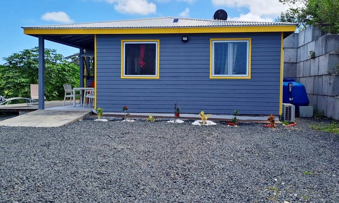 Nord Grande Terre House | Homerez - Bungalow for 4 ppl. with sea view, garden and terrace at Anse-Bertrand