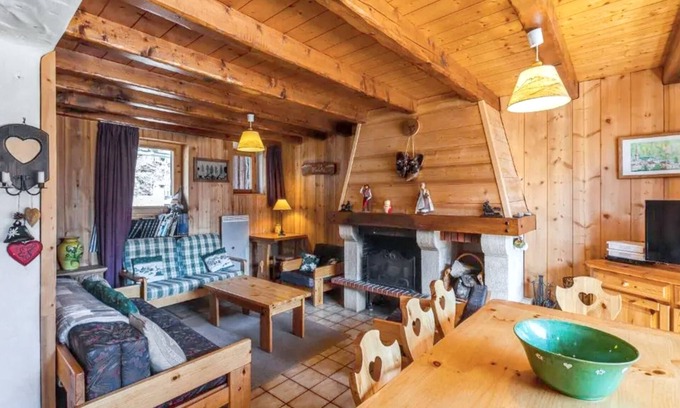 Champagny-en-Vanoise Ski Chalet | Homerez - Chalet in Champagny-en-Vanoise