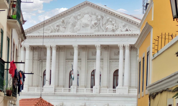 Merces Apartment | Homerez - Charming Apartment in Lisbon