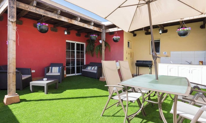 San Isidro House | Homerez - Charming House in San Isidro with Jacuzzi