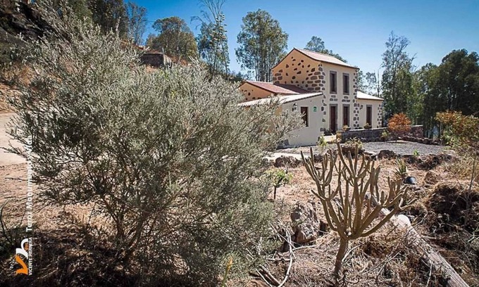 Teror House | Homerez - Charming house in La Peña with terrace and air conditioning