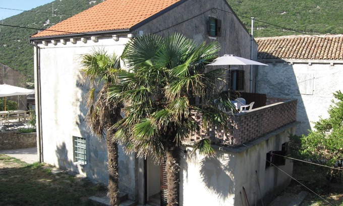 Mali Losinj House | Homerez - Cozy House in Sveti Jakov, Mountain View