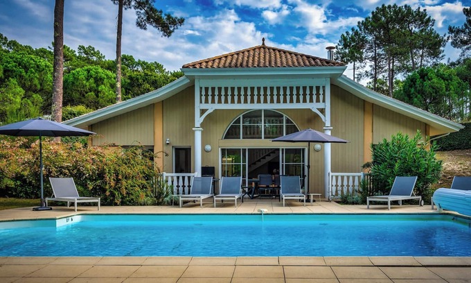 Lacanau-Ocean Villa | Homerez - Elegant Villa in Lacanau with Private Pool