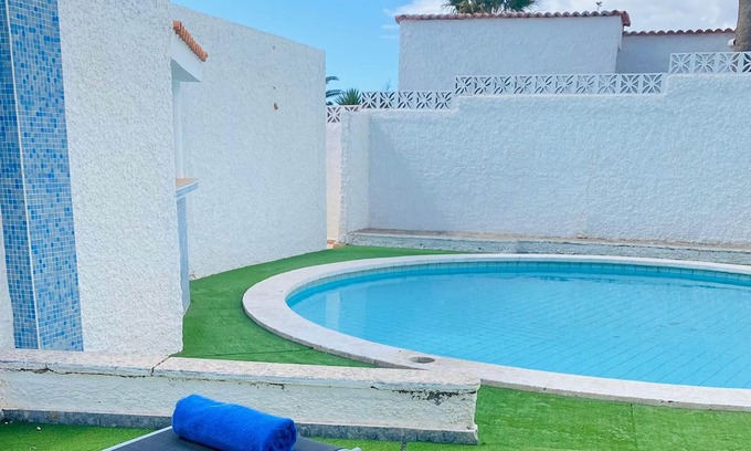 Arico Villa | Homerez - Spacious villa 1 km away from the beach for 6 ppl. with swimming-pool