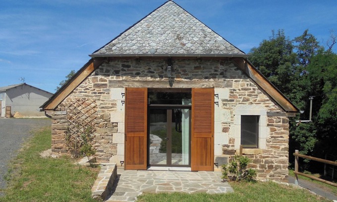 Castelnau-de-Mandailles House | Homerez - House in Castelnau-de-Mandailles