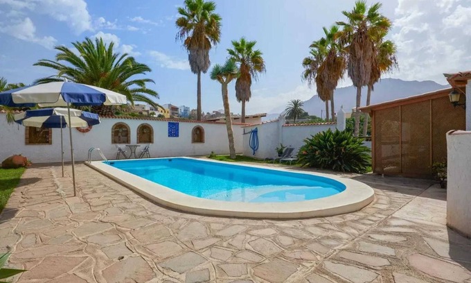 Buenavista del Norte House | Homerez - Holiday Home in Buenavista del Norte