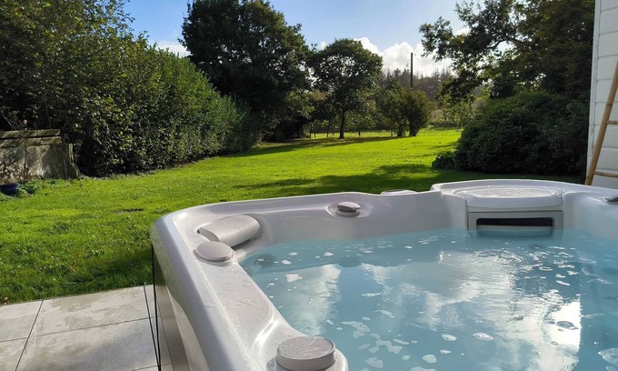 Quemeneven House | Homerez - House in Saint-Ségal