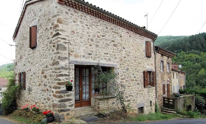Saint-Cirgues House | Homerez - House near Saint-Cirgues