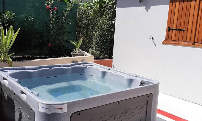 Petit-Canal House | Homerez - House Petit-Canal, sea view.