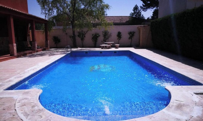 Arcas del Villar Villa | Homerez - Luxurious Villa in Arcas, Private Pool