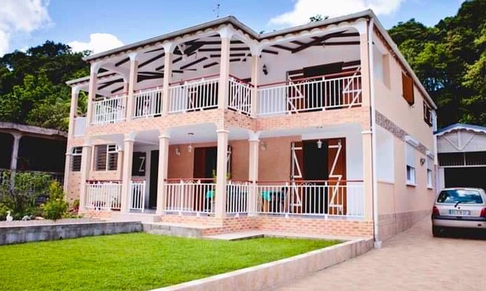 Le Bourg Apartment | Homerez - Nice appartement 15 km away from the beach for 7 ppl. at Morne-à-l'Eau