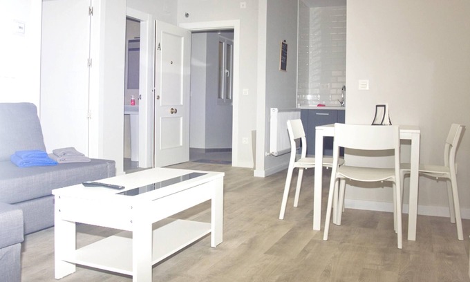 Leon City Centre Apartment | Homerez - Nice appartement for 4 ppl. at León