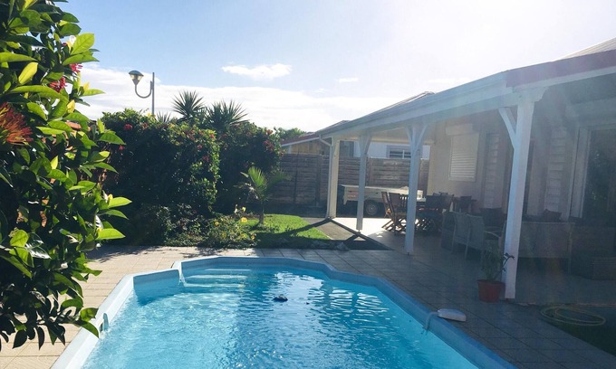 Dubedou Villa | Homerez - Nice villa for 8 ppl. with swimming-pool and garden at Saint François