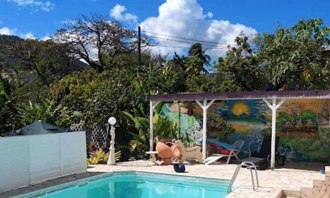 Trois-Rivieres Villa | Homerez - Villa for 2 ppl. with swimming-pool and garden at Trois-Rivières