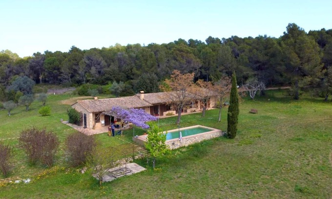 Camallera Villa | Homerez - Villa for 10 ppl. with swimming-pool, garden and terrace at Camallera