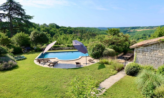 La Croix-Blanche Villa | Homerez - Villa in La Croix-Blanche