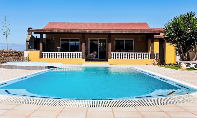 La Oliva Villa | Homerez - Villa in El Roque, Sea View