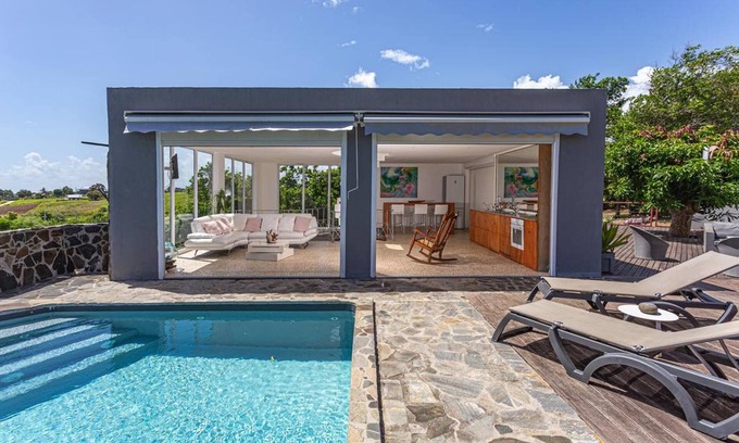 Sainte-Rose Villa | Homerez - Villa in Sainte-Rose