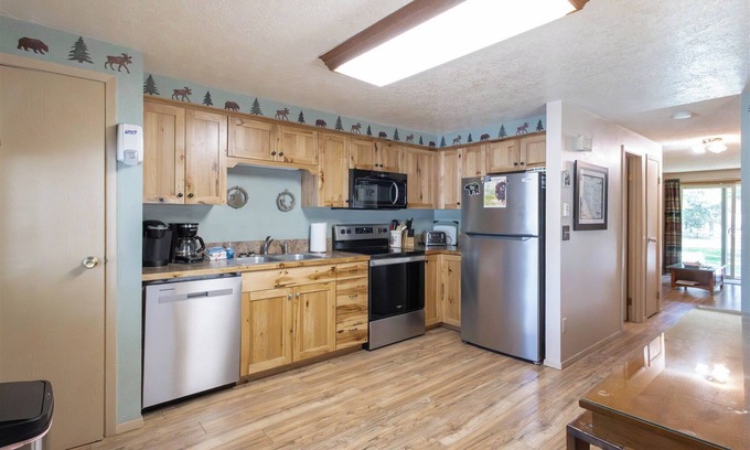 West Yellowstone House | Homestead 8