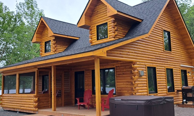 Antigonish County House | Homesteader Lodge - Lochaber Lake Lodges