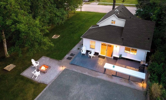 Ames House | Hometown Haven: Firepit, 3-Bedroom, Large Yard, Games