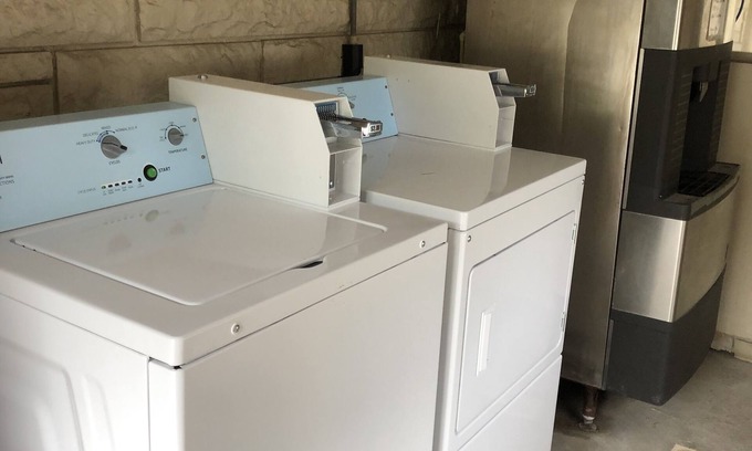 Athens Hotel | Hometown Inn Athens