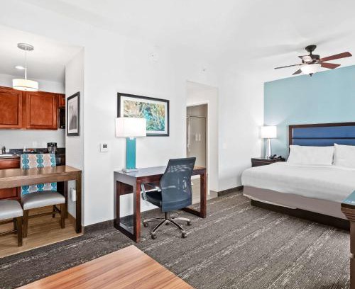 Fort Lauderdale Hotel | Homewood Suites by Hilton Fort Lauderdale Airport-Cruise Port