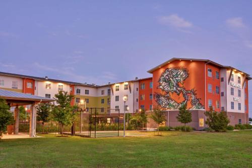McNeil Hotel | Homewood Suites TechRidge Parmer @ I-35