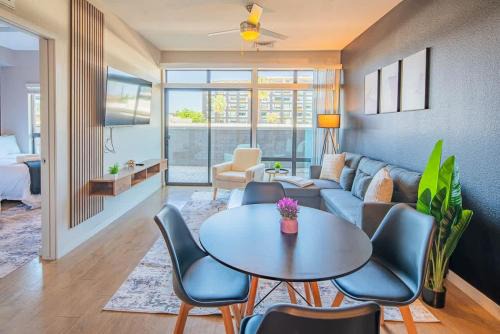 Evans Churchill Apartment | Homey 1BD - DT PHX - Parking, Gym, Pool - Sleeps 6