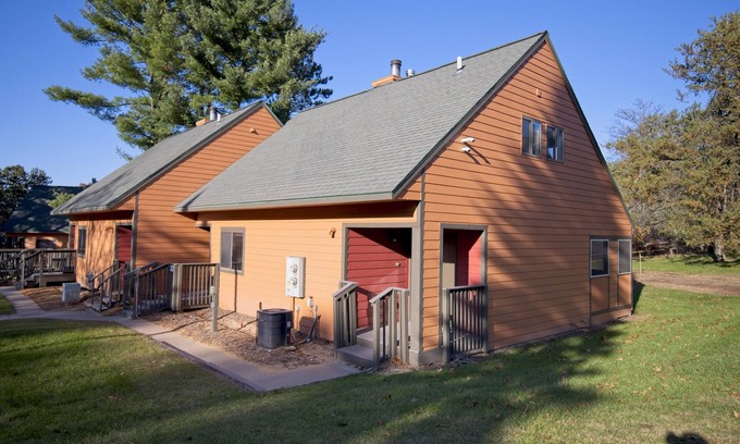 Wisconsin Dells Villa | Homey Christmas Mountain Village, 2 Bedroom Villa