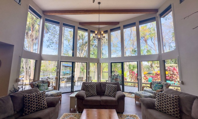 Homosassa House | Homosassa River Retreat with Pool, Dock, Fire Pit & Water Sports