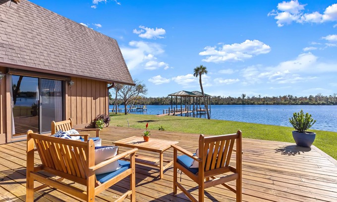 Homosassa House | Homosassa Riverfront -boat dock, amazing view, easy access to springs and Gulf
