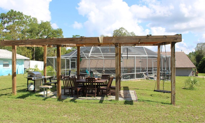 Homosassa House | Homosassa tranquil getaway home with pool, hot tub and pergola. Pet friendly!