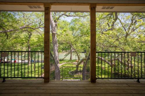 New Braunfels House | Hondo's River Haus RR 1300