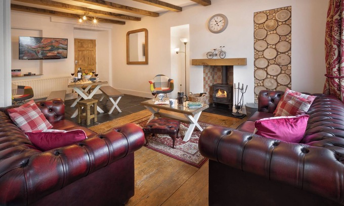 Windermere Cottage | HONEYSUCKLE COTTAGE, family friendly, with open fire in Windermere