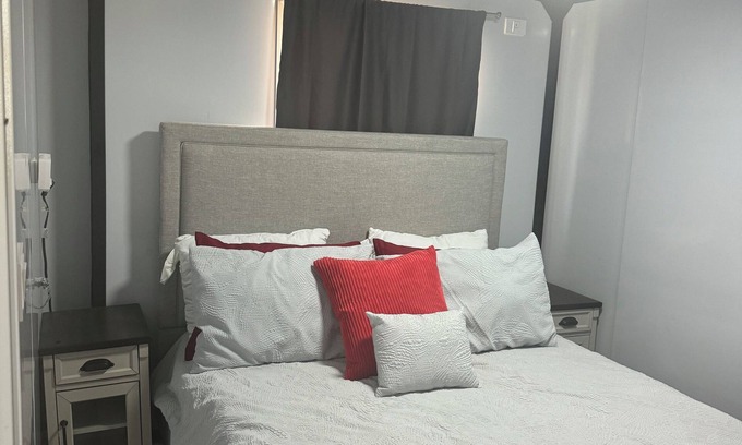 Wittmann Cabin | Horse camp casita in wittmann, Arena, Stalls, pool table, pickleball courts!