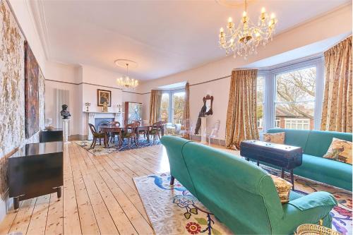 Tynemouth House | Host & Stay - Peacock House