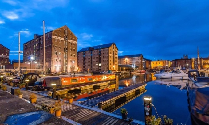 Gloucester Apartment | Host & Stay | Priory Docks Apartment