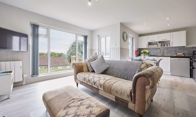 St. Ann's Chapel House | Host & Stay | Robin's Nest
