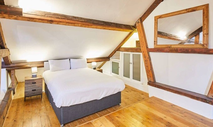 Durham House | Host & Stay | The Duck Pond