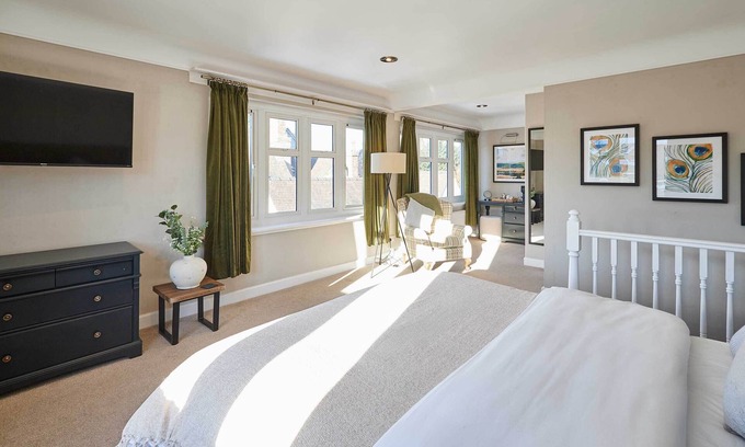Much Wenlock Apartment | Host & Stay | The Raven Hotel Rooms