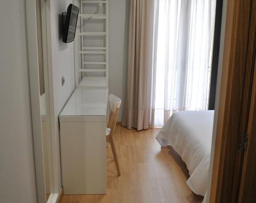 Cervera Hotel | Hostal Universitat