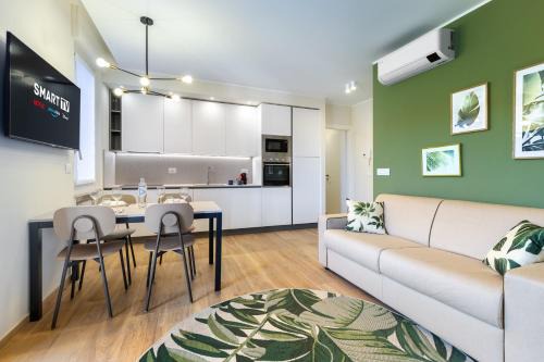 Diano Marina Apartment | Hostdomus-Green House