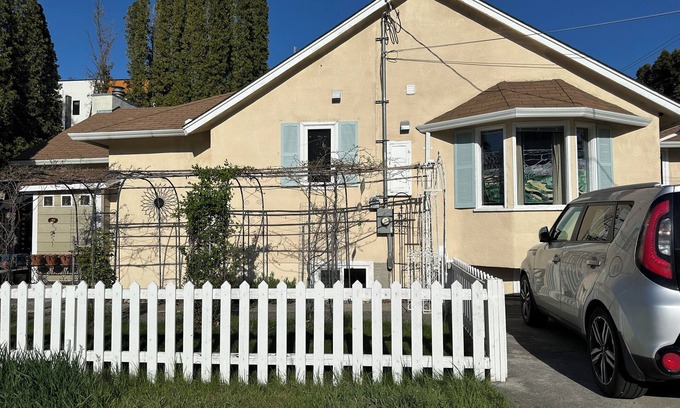 Okanagan-Similkameen House | Hosted by WADE INN PENTICTON. Handy to KVR, Beaches, Wineries Breweries & Cider