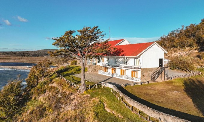 Lago Escondido Hotel | Hosteria Kaiken