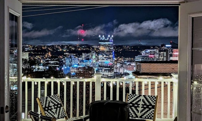 Mount Washington House | ★ HostWise Stays ★ Rooftop Views from Mt. Washington, Fire Pit, Great for Groups