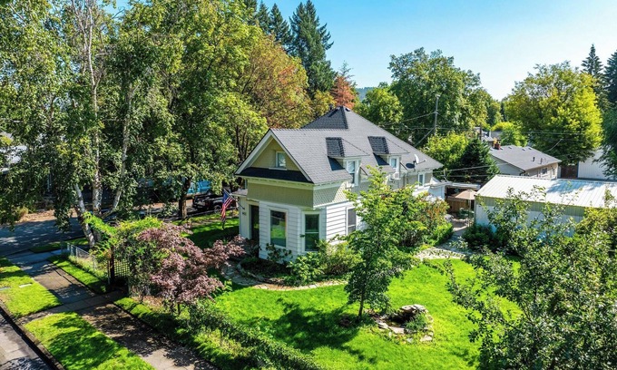 Coeur d'Alene House | Hot Tub 4BR Retreat near Downtown CDA